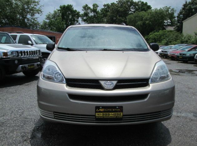 Toyota Sienna 2005 photo 2