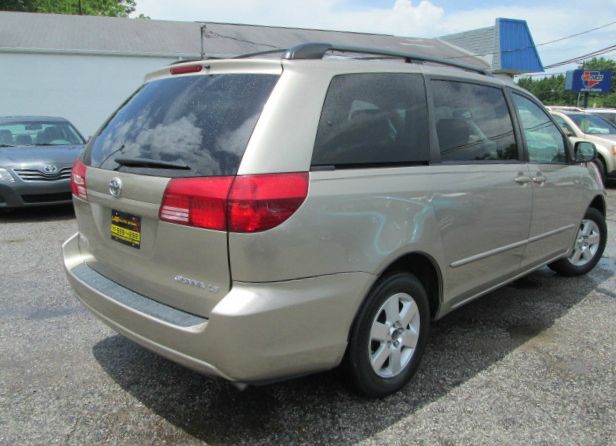 Toyota Sienna 2005 photo 3