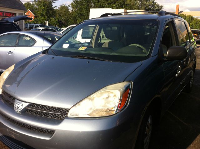 Toyota Sienna 2005 photo 2