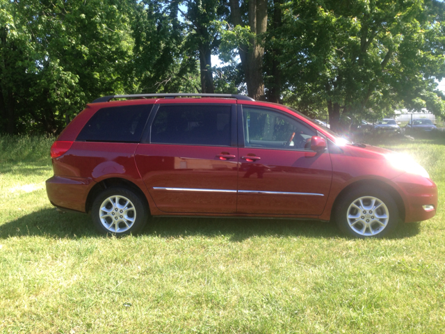 Toyota Sienna 2006 photo 2