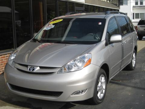 Toyota Sienna 2006 photo 1