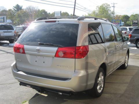 Toyota Sienna 2006 photo 3