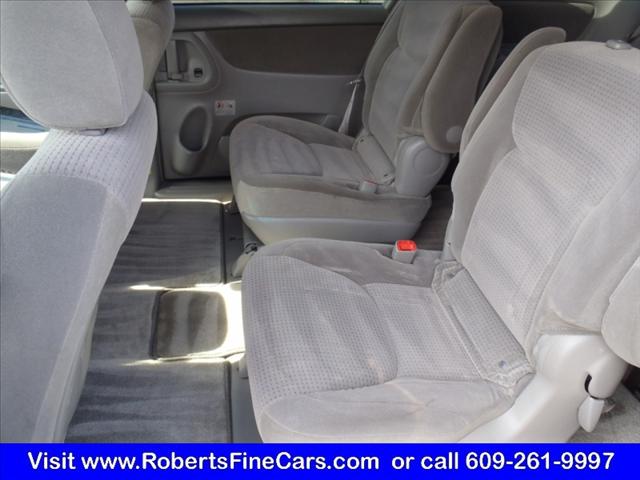 Toyota Sienna 2006 photo 4