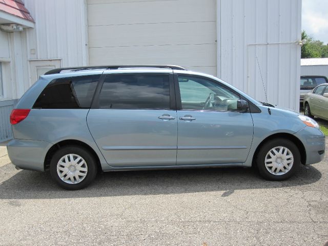 Toyota Sienna 2006 photo 1