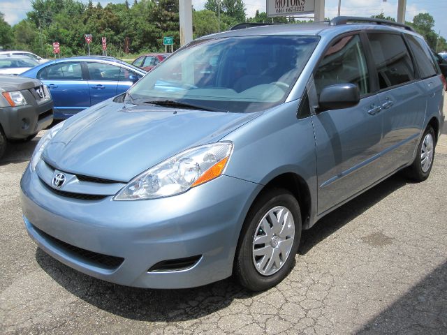 Toyota Sienna 2006 photo 2