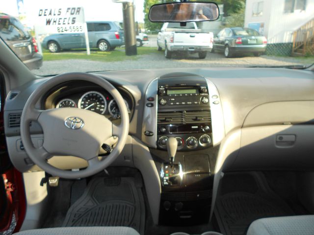 Toyota Sienna 2006 photo 13