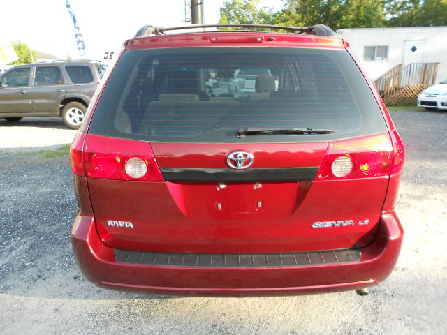 Toyota Sienna 2006 photo 17