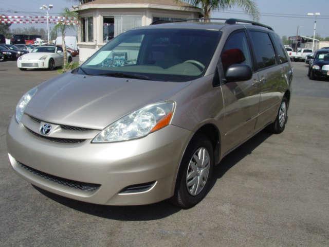 Toyota Sienna SEL Sport Utility 4D MiniVan