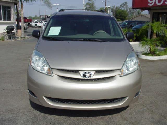 Toyota Sienna 2006 photo 1