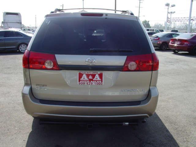 Toyota Sienna 2006 photo 3