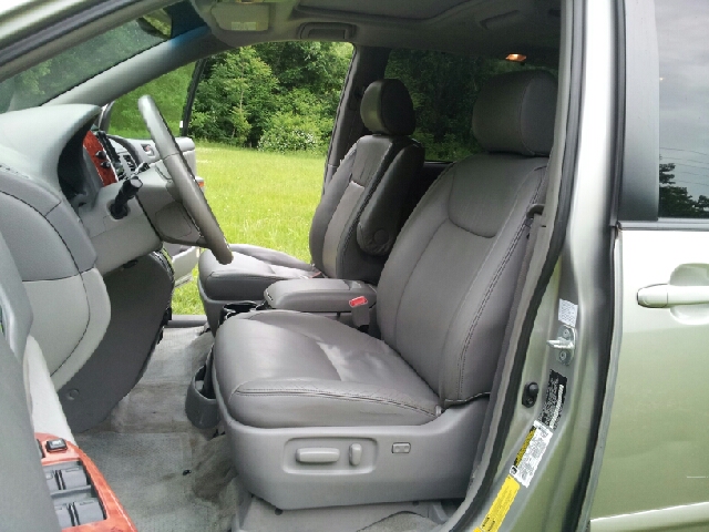 Toyota Sienna 2006 photo 18