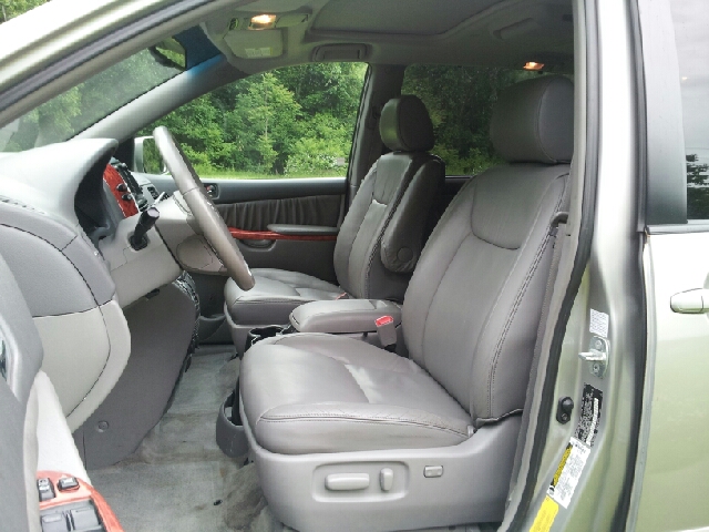 Toyota Sienna 2006 photo 23