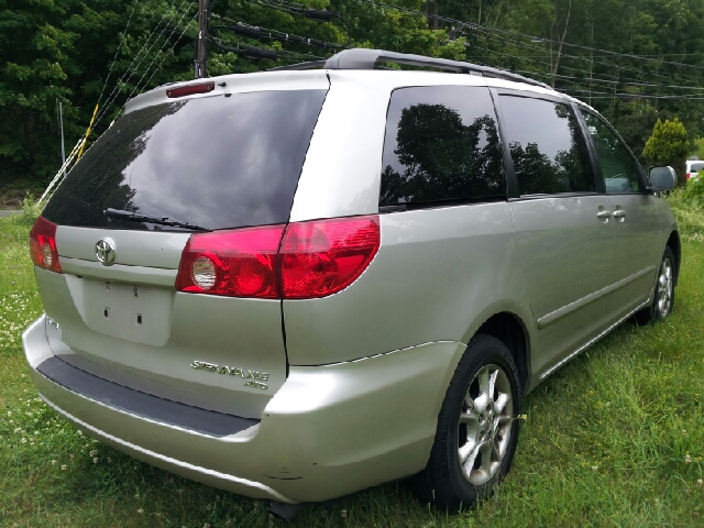 Toyota Sienna 2006 photo 35