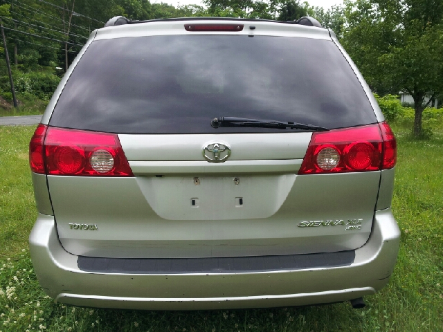 Toyota Sienna 2006 photo 36