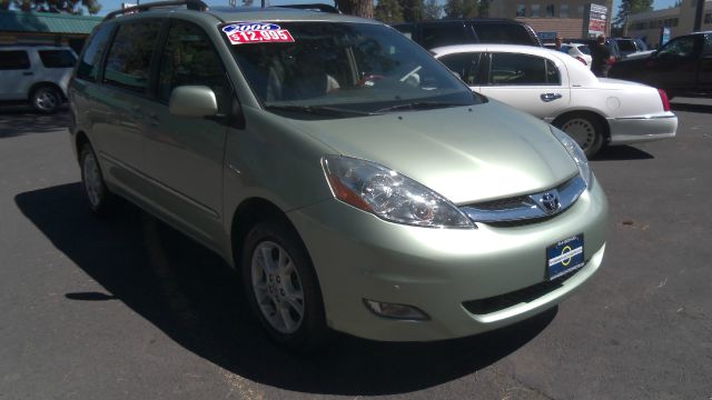 Toyota Sienna 2006 photo 3