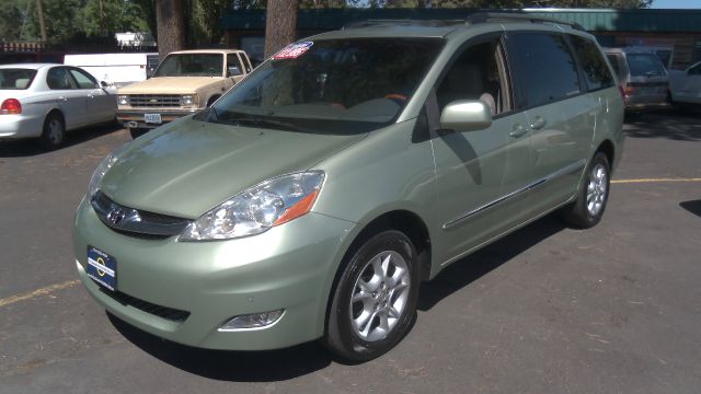 Toyota Sienna 2006 photo 4