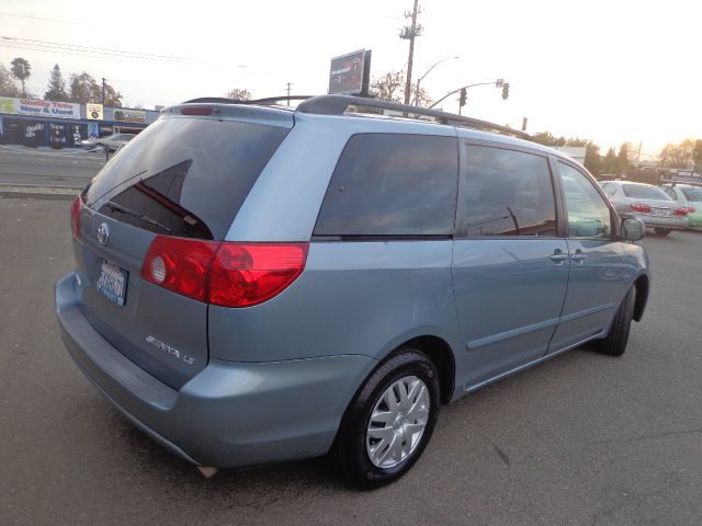 Toyota Sienna Eddie Bauer 5.4L 4WD MiniVan