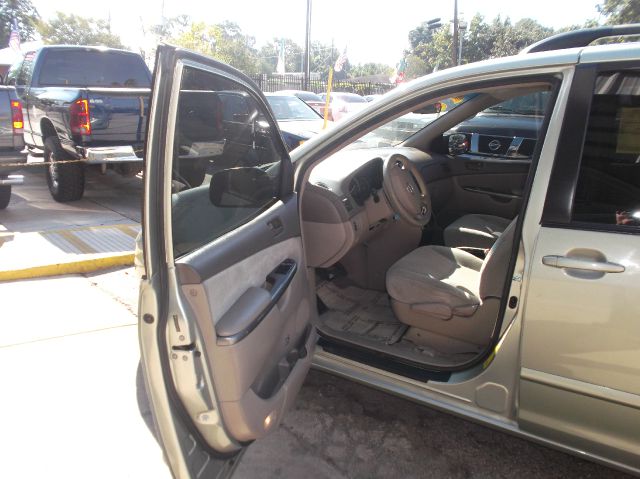 Toyota Sienna 2006 photo 3