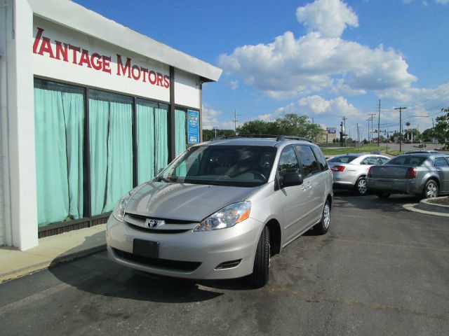 Toyota Sienna 2006 photo 1