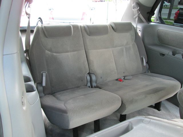 Toyota Sienna 2006 photo 11