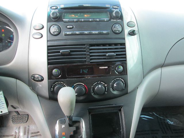 Toyota Sienna 2006 photo 4