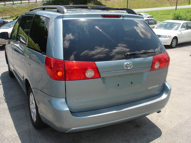 Toyota Sienna 2006 photo 4