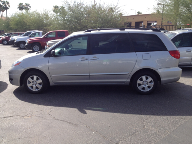 Toyota Sienna 2006 photo 8