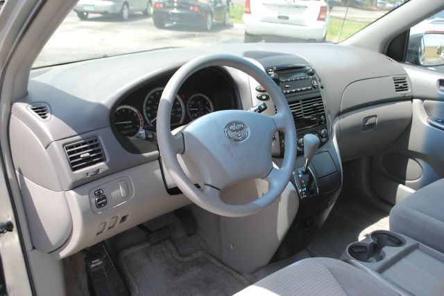 Toyota Sienna 2006 photo 11