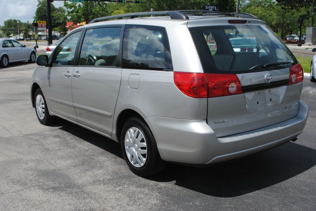 Toyota Sienna 2006 photo 13