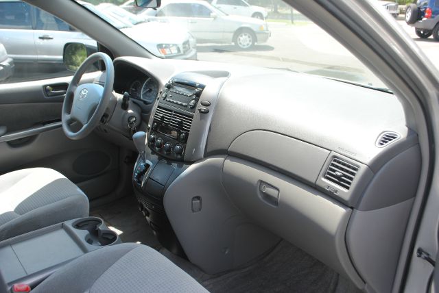 Toyota Sienna 2006 photo 5