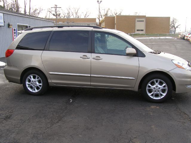 Toyota Sienna 2006 photo 4