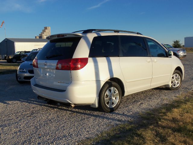 Toyota Sienna 2006 photo 4