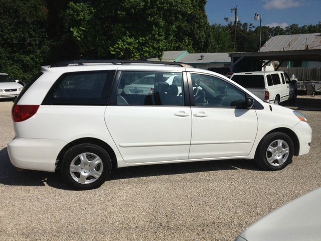 Toyota Sienna 2006 photo 1