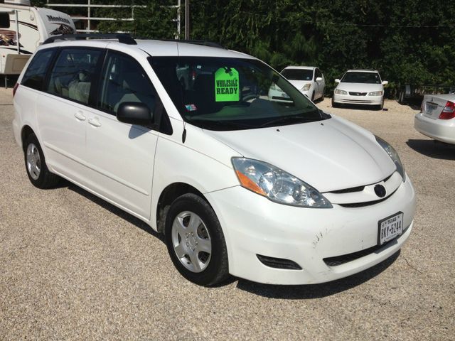 Toyota Sienna 2006 photo 2