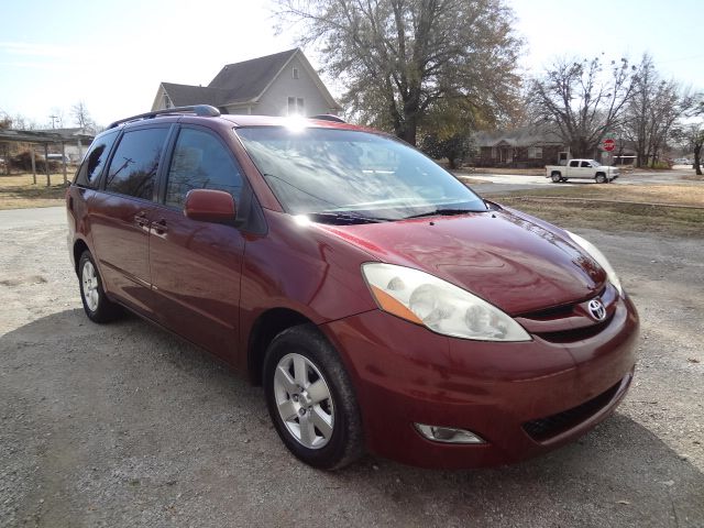 Toyota Sienna 2006 photo 1