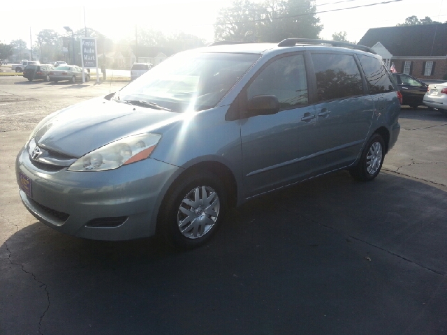 Toyota Sienna XLT 4.6L 4WD MiniVan