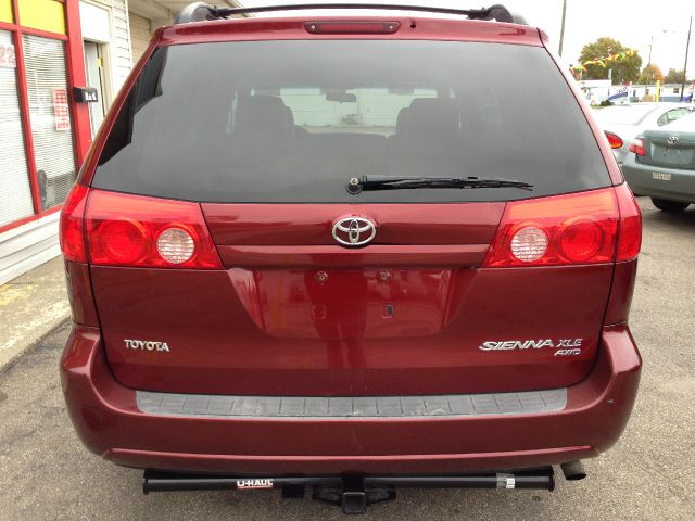 Toyota Sienna 2006 photo 1