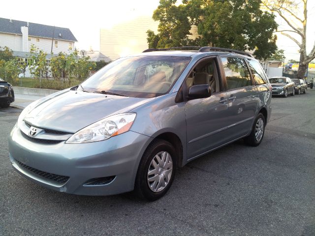 Toyota Sienna 2006 photo 4