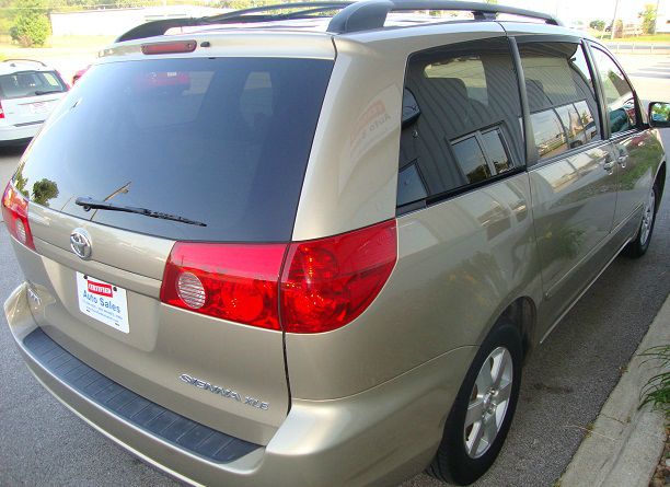 Toyota Sienna 2006 photo 2