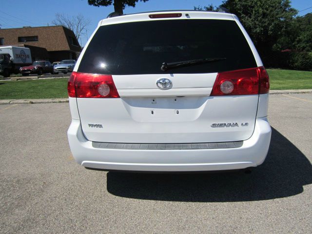 Toyota Sienna 2006 photo 3