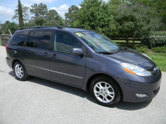 Toyota Sienna 2006 photo 1