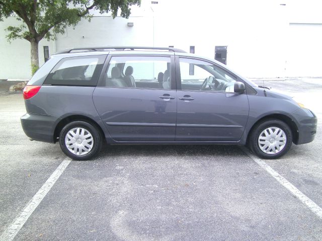 Toyota Sienna 2006 photo 13