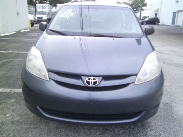 Toyota Sienna 2006 photo 3