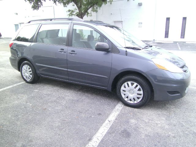 Toyota Sienna 2006 photo 6