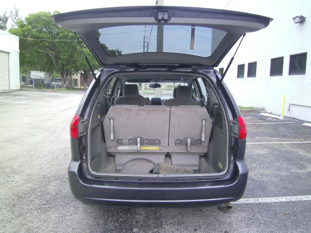 Toyota Sienna 2006 photo 7