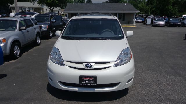 Toyota Sienna 2006 photo 1