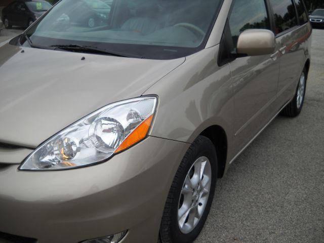 Toyota Sienna 2006 photo 1