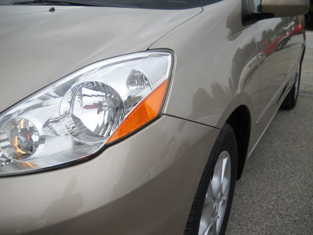 Toyota Sienna 2006 photo 2