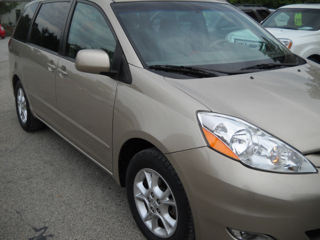 Toyota Sienna 2006 photo 3