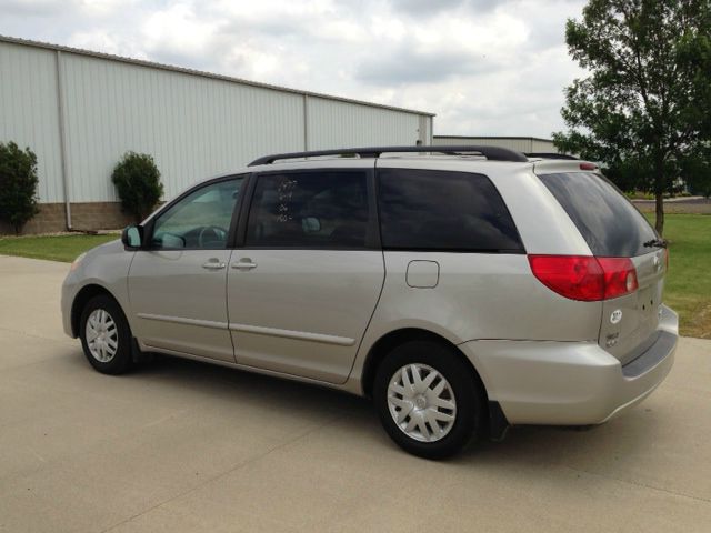 Toyota Sienna 2006 photo 1